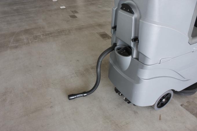 Tipo giro della batteria sull'essiccatore dell'impianto di lavaggio del pavimento facendo uso di pavimento duro sopra più grande 0