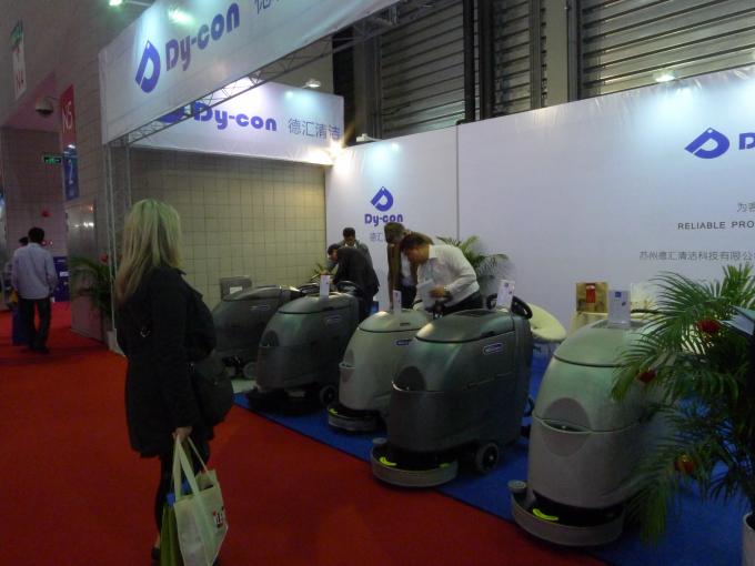 Macchine commerciali professionali di pulizia del pavimento dell'OEM, macchina commerciale dell'impianto di lavaggio del pavimento 0
