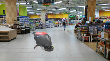 Macchina dell'essiccatore dell'impianto di lavaggio del pavimento del supermercato con il serbatoio di acqua tenuto e grande